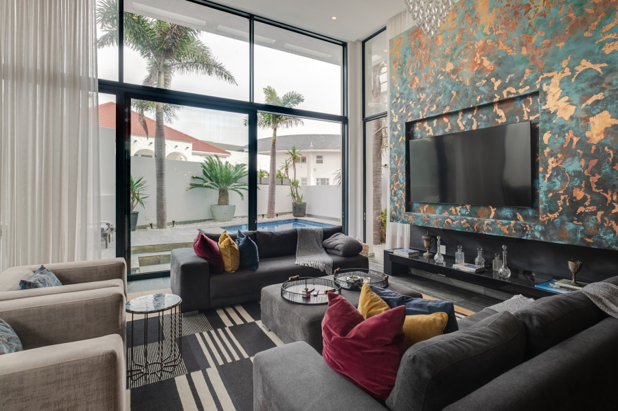 6 Bedroom Property for Sale in Bantry Bay Western Cape